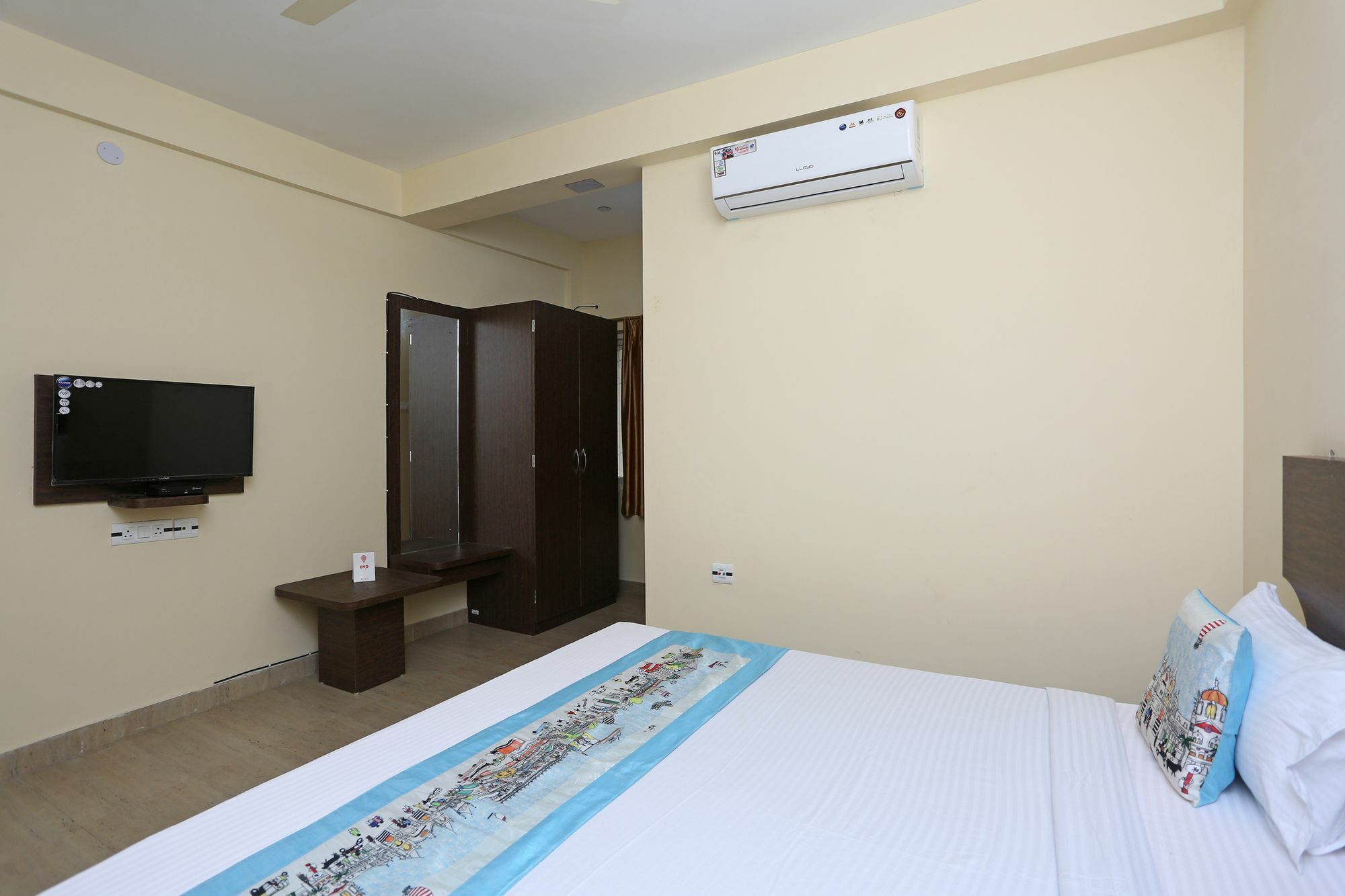 Oyo 11343 Hotel Sai International Bhubaneswar Exterior foto