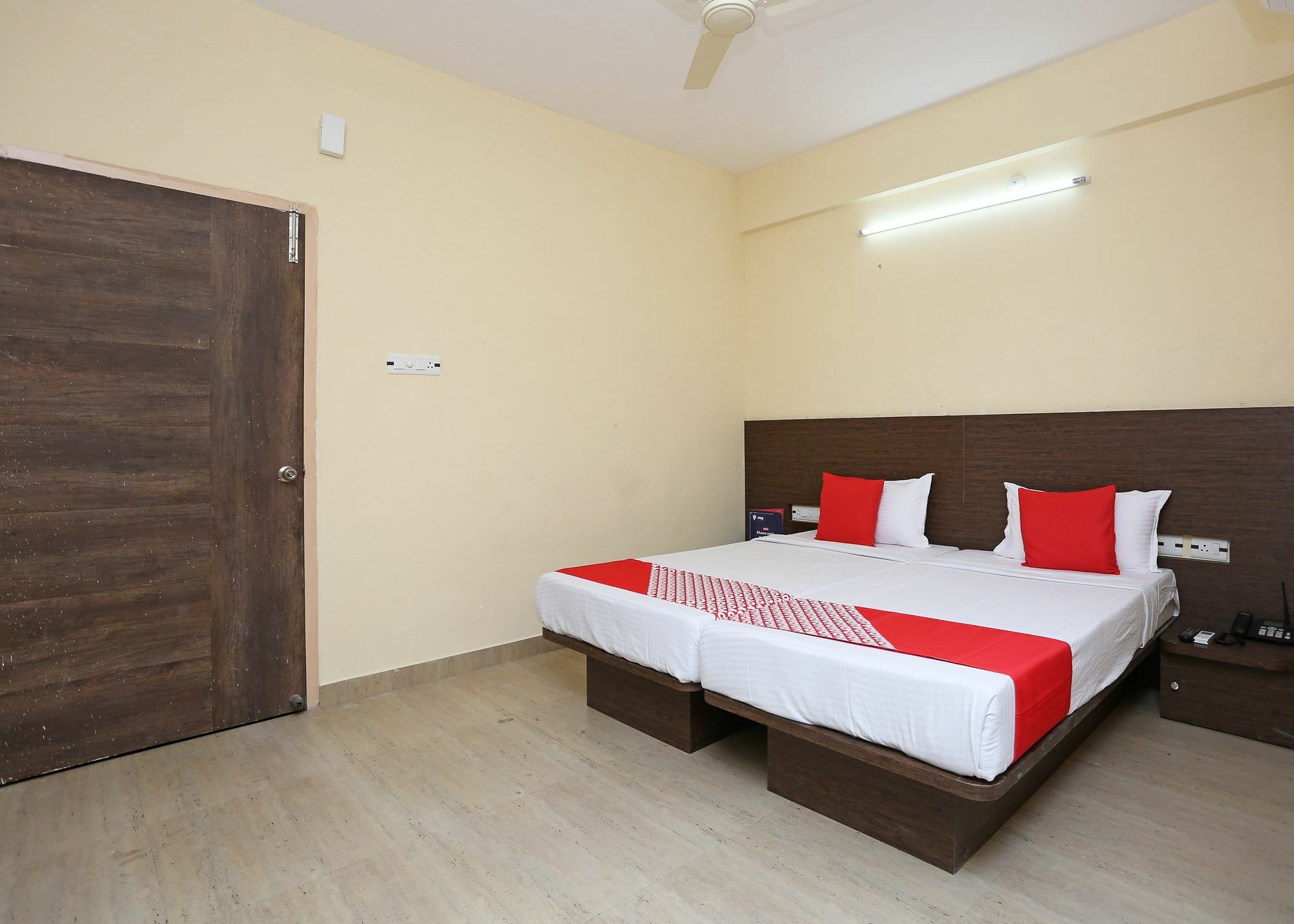 Oyo 11343 Hotel Sai International Bhubaneswar Exterior foto