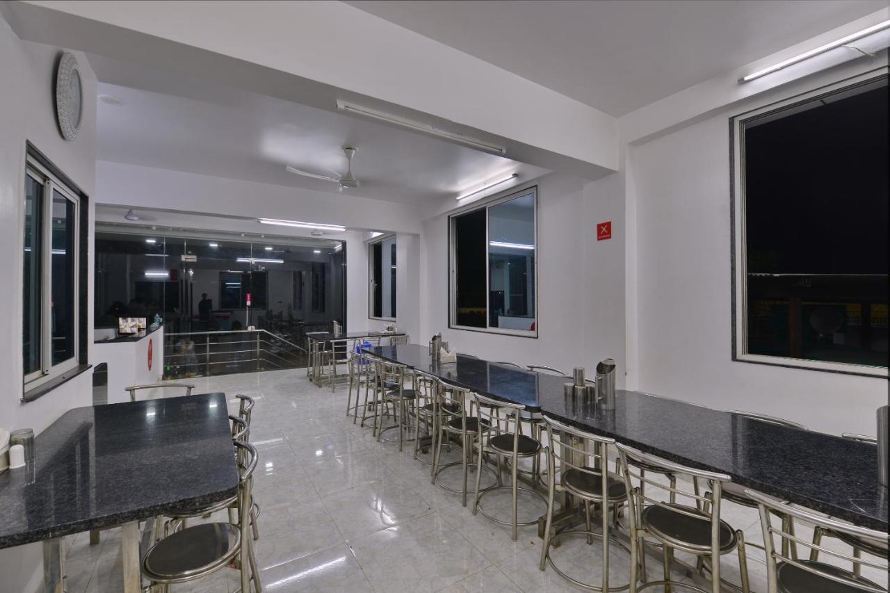 Oyo 11343 Hotel Sai International Bhubaneswar Exterior foto